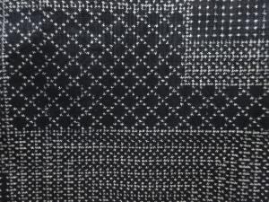 アンティーク　抽象模様織り出し本場泥大島紬着物(5マルキ)